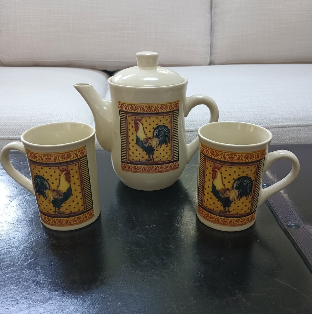 Bay Island Cream Teapot and 2 Mugs Set‎ with Rooster Design